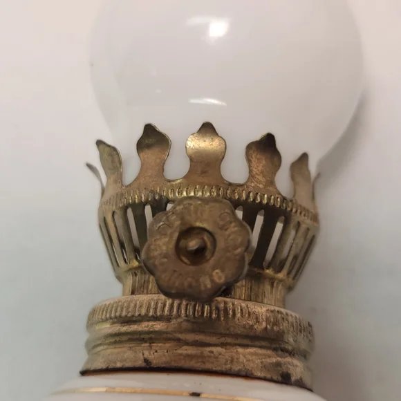 Vintage Mini Oil Lamp - Picture 6 of 8